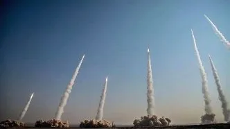 Saling balas serangan as iran