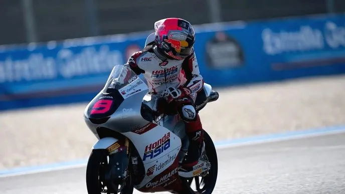 Start Menjanjikan Berakhir Pahit, Veda Ega Pratama Terseret ke P16 di Moto3 Balaton Park Hungaria Veda ega pratama moto3 hungaria