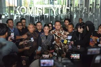 Kuasa Hukum Nadiem Makarim Resmi Laporkan Empat Hakim ke Komisi Yudisial, Ini Alasannya 4 hakim dilaporkan komisi yudisial