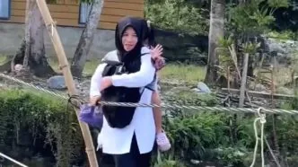 Potret Pendidikan di Pelosok Aceh Barat, Guru Harus Meniti Jembatan Tali Rusak Setiap Hari Demi Murid Tetap Belajar, Guru di Aceh Barat Lewati Jembatan Nyaris Ambruk yang Viral di Media Sosial