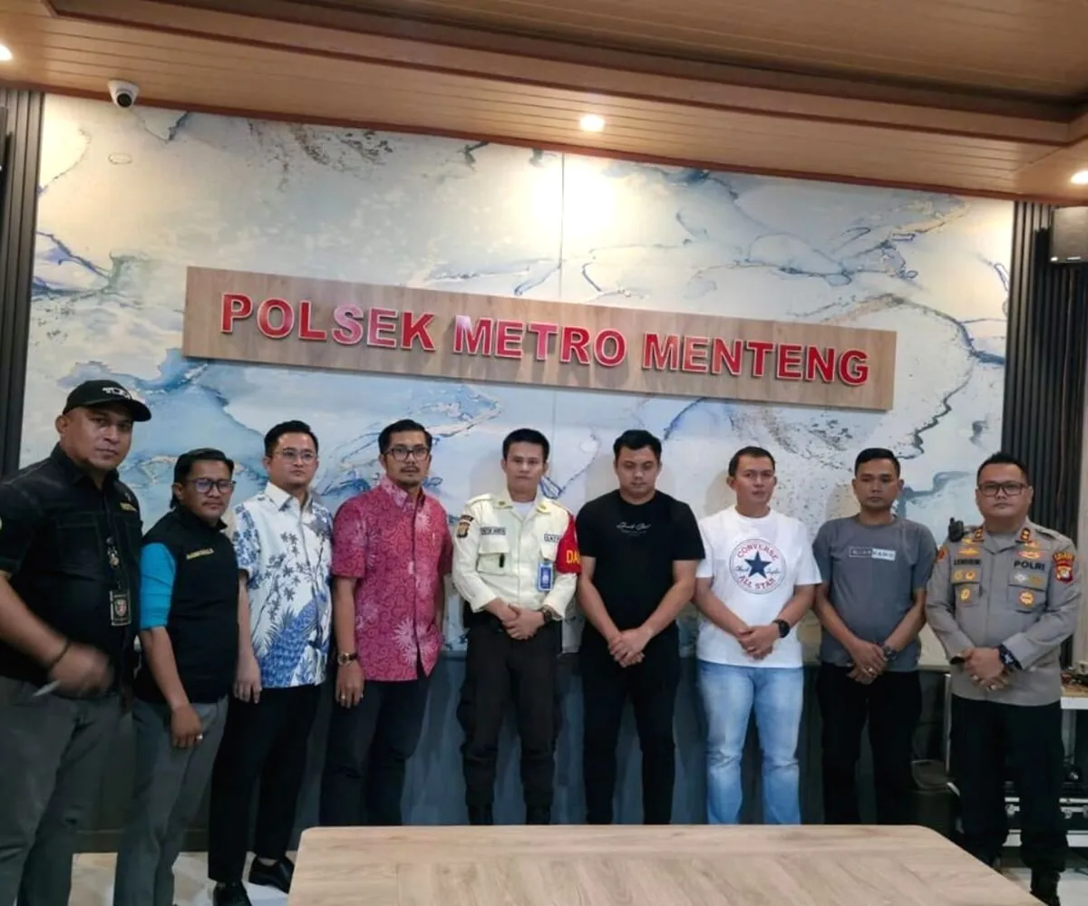 Terungkap, Tiga Penumpang Alphard yang Intimidasi Satpam Bundaran HI Ternyata Anggota Polda Jabar Fakta Baru Kasus Alphard di Bundaran HI, Tiga Anggota Polda Jabar Jalani Pemeriksaan Propam