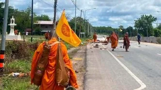 Tragedi di Thailand: Korban Tewas Kecelakaan yang Libatkan Rombongan Biksu Bertambah Jadi 10 Orang Kronologi Tragedi Rombongan Biksu Ditabrak Mobil di Thailand, Korban Jiwa Capai 10 Orang