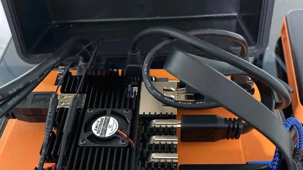 Mengenal Cyberdeck, Komputer DIY Bergaya Cyberpunk yang Sedang Viral
