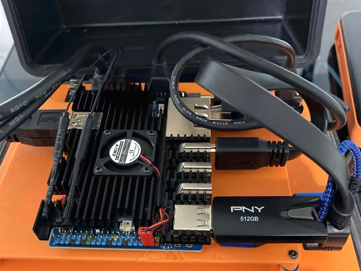 Cyberdeck Jadi Tren Baru Gen Z, Ini Alasan Komputer Rakitan Semakin Diminati Mengenal Cyberdeck, Komputer DIY Bergaya Cyberpunk yang Sedang Viral