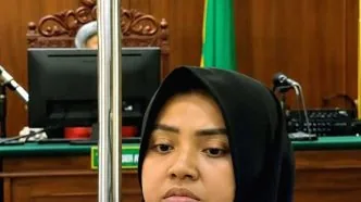 Sewa Ekskavator Rp7 Juta, Wanita Ini Didakwa Hancurkan Rumah Dinas Milik Negara