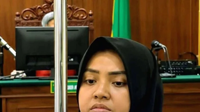 Wanita di Surabaya Diadili Usai Sewa Ekskavator untuk Robohkan Rumah Dinas Bea Cukai Sewa Ekskavator Rp7 Juta, Wanita Ini Didakwa Hancurkan Rumah Dinas Milik Negara