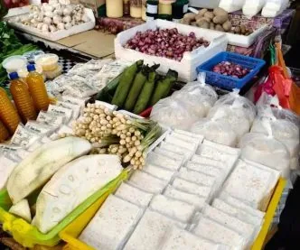 Harga Sayuran dan Telur di Bandung Naik Tajam, Program MBG Disebut Jadi Pemicu Tomat hingga Telur Kompak Naik, Pedagang Bandung Keluhkan Daya Beli Masyarakat Menurun