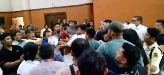 Dua Anggota DPRD Riau Terlibat Adu Mulut Nyaris Baku Hantam saat Rapat, Ini Profilnya Anggota dprd riau nyaris baku hantam