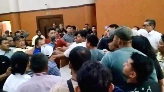 Dua Anggota DPRD Riau Terlibat Adu Mulut Nyaris Baku Hantam saat Rapat, Ini Profilnya Anggota dprd riau nyaris baku hantam