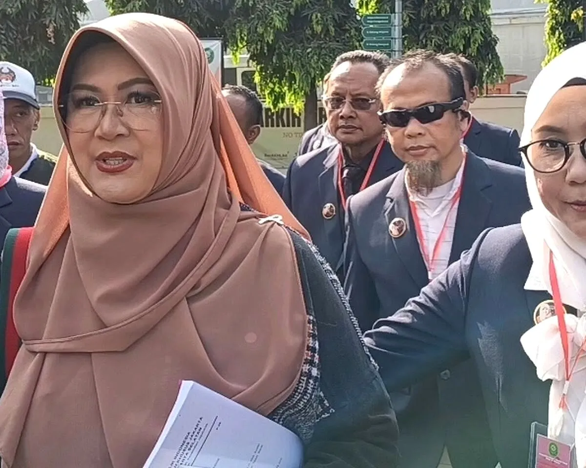 Dokter Tifa Ungkap Ada “Pertolongan Tak Terduga”, Klaim Miliki Bukti Baru Segepok Dokumen soal Ijazah Jokowi Dokter tifa sidang ijazah jokowi