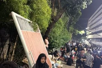 Gerbang subec jebol surabaya