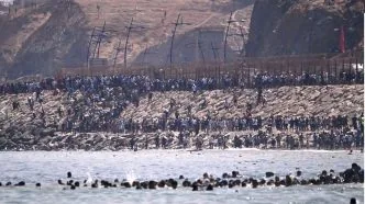 Situasi Perbatasan Spanyol-Maroko Makin Tegang, Ribuan Migran Coba Masuk Lewat Laut Imigran dari maroko ke wilayah spanyol