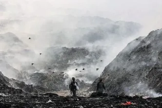 Kebakaran tpa jatiwaringin pemadaman