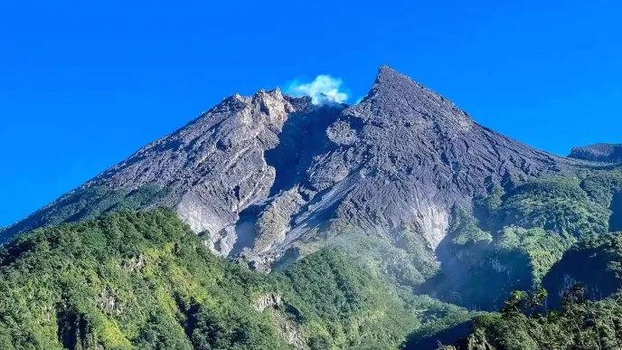 Merapi Siaga Level III, Guguran Lava dan Gempa Vulkanik Masih Intens Terjadi, BPPTKG Minta Warga Waspada Pemantauan gunung merapi level siaga