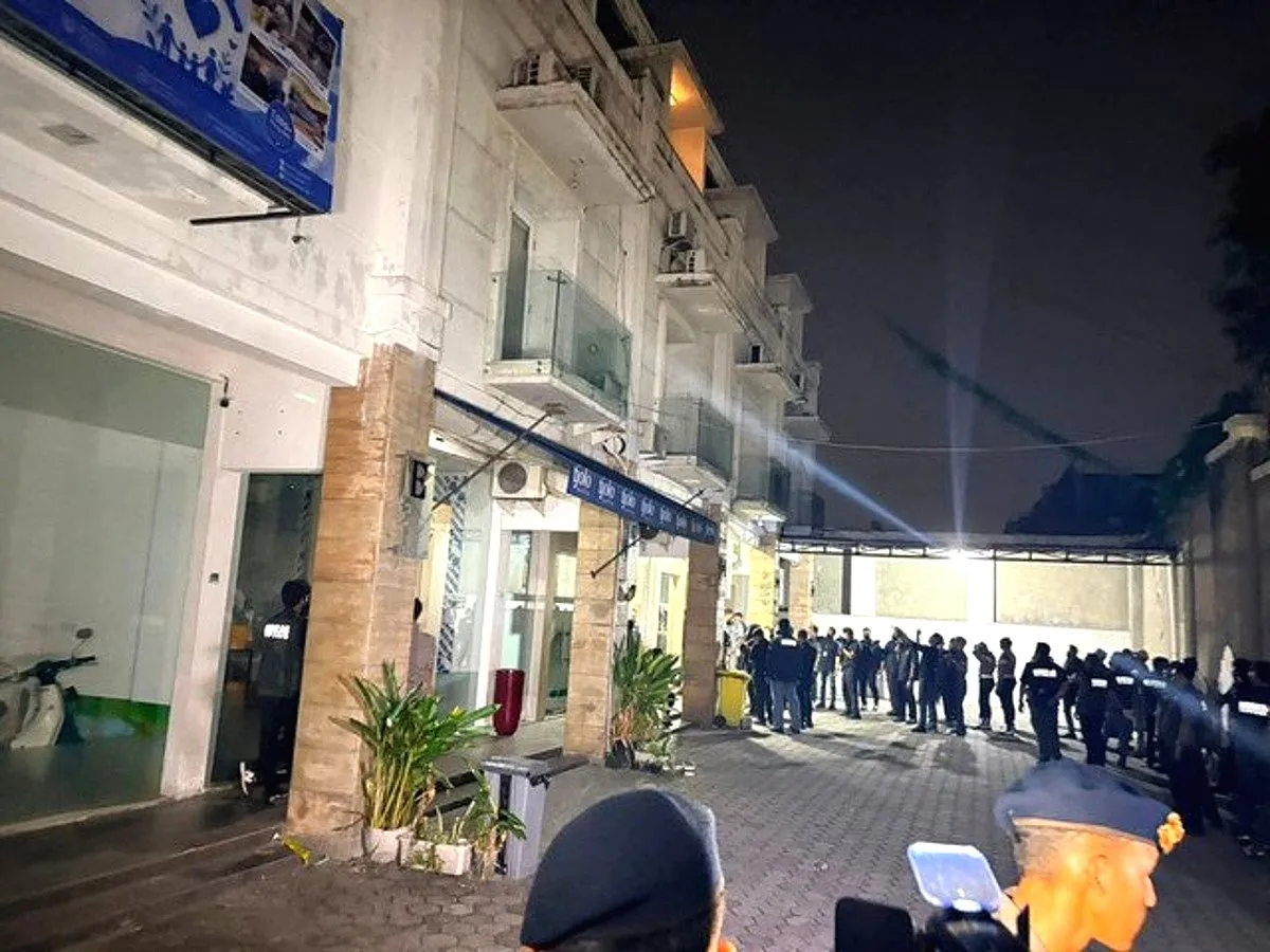 Penggeledahan Berlanjut hingga Dini Hari, Polisi Temukan Dokumen dan Komputer Saat Geledah Ruko di Cipete Jakarta Selatan Penggeledahan ruko cipete