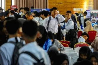 PHK Massal Makin Mengkhawatirkan, Apindo Sebut 126 Ribu Pekerja Kehilangan Pekerjaan dalam 5 Bulan Phk massal indonesia