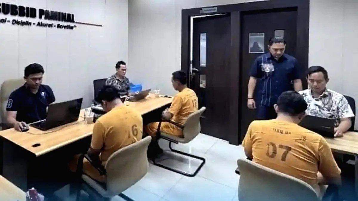 Polda Jabar Proses Tiga Anggota Usai Dugaan Arogansi ke Satpam di Bundaran HI, Sidang Etik Tetap Berjalan Polda jabar proses tiga polisi kasus bundaran hi
