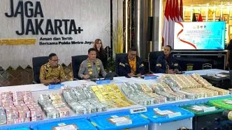 Polda Metro Jaya Pastikan Panggil Jampidsus Febrie Terkait Emas 74 Kg dan Uang Ratusan Miliar yang Ditemukan Polda metro jaya konferensi pers sitaan emas 74kg