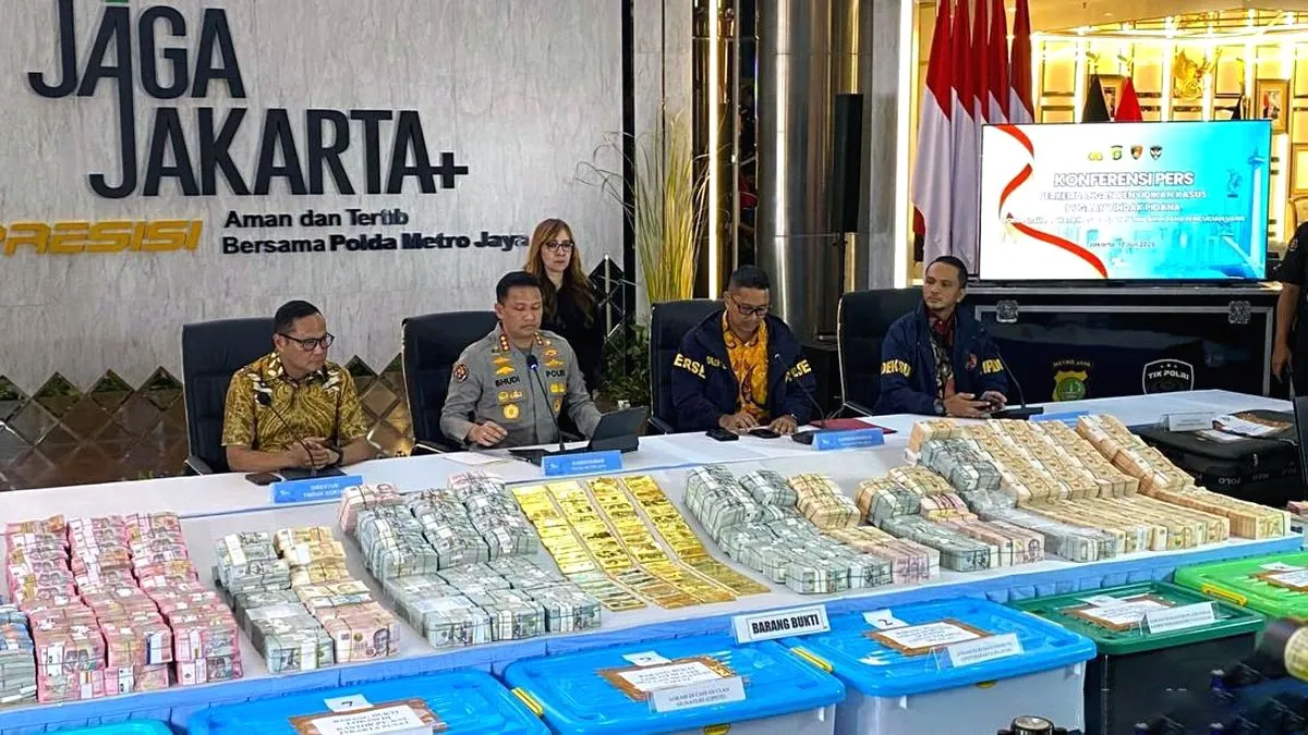 Polda Metro Jaya Pastikan Panggil Jampidsus Febrie Terkait Emas 74 Kg dan Uang Ratusan Miliar yang Ditemukan Polda metro jaya konferensi pers sitaan emas 74kg