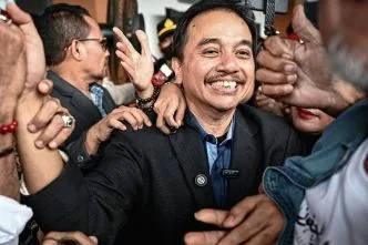 Roy suryo menang pra peradilan