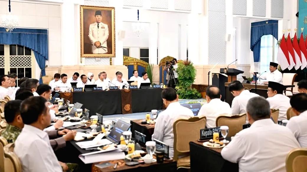Agak Lain! Kursi Gibran Bergeser Sejajar dengan Menteri di Sidang Kabinet Paripurna, Tak Lagi Berdampingan dengan Prabowo Sidang kabinet gibran sejajar menteri