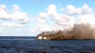 KMP Putri Yasmin Terbakar di Selat Lombok: Ratusan Penumpang Terjebak, Evakuasi Korban Masih Berlangsung KPM Putri Yasmin Terbakar