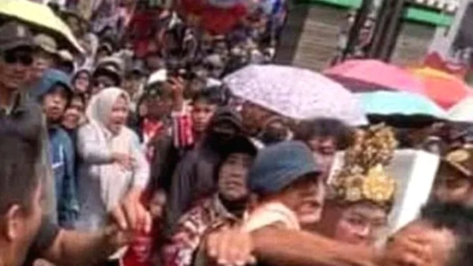 Kapolsek dan Danramil Cicalengka Dipukul Saat Karnaval HUT RI, 4 Pemuda Ditangkap