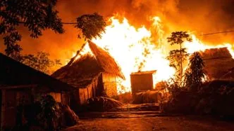 Kebakaran Desa Adat Sade di Lombok Tengah