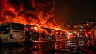 Penyebab Kebakaran 50 Bus Sinar Jaya di Bekasi: Ledakan Diduga Jadi Pemicu, Penyelidikan Belum Usai Kebakaran bus PO Sinar Jaya di kawasan industri MM2100 Bekasi