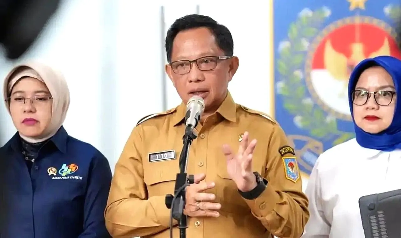 Menteri Dalam Negeri Terbitkan Surat Edaran Dorong Program MBG Jadi Kriteria Kinerja Kepala Daerah Mendagri Keluarkan Surat Edaran, Keberhasilan Program MBG Jadi Bagian Penilaian Kepala Daerah