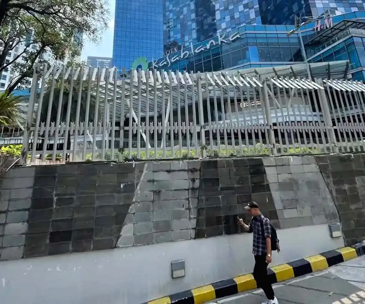 Mengapa Banyak Mal Pasang Pagar Tinggi? Polisi, Pemerintah, dan Pengelola Akhirnya Buka Suara Ramai Dibahas Warganet, Pagar Tinggi di Mal Ternyata Punya Alasan yang Berbeda dari Dugaan Publik