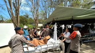Evakuasi korban gempa m 77 di ntt