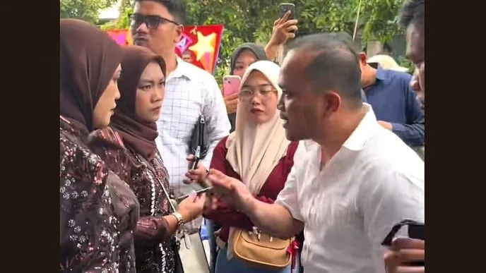 Istri sah labrak suami di resepsi