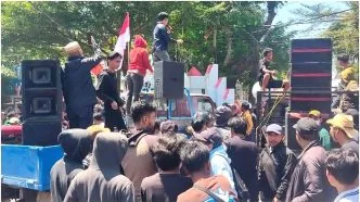 Massa demo di gowa buntut pencopotan 16 pejabat pemkab
