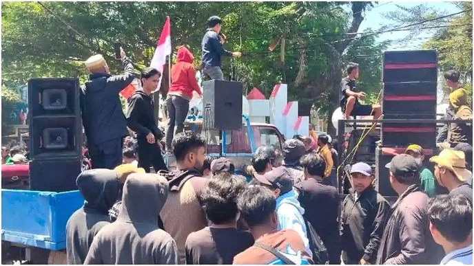 Massa demo di gowa buntut pencopotan 16 pejabat pemkab