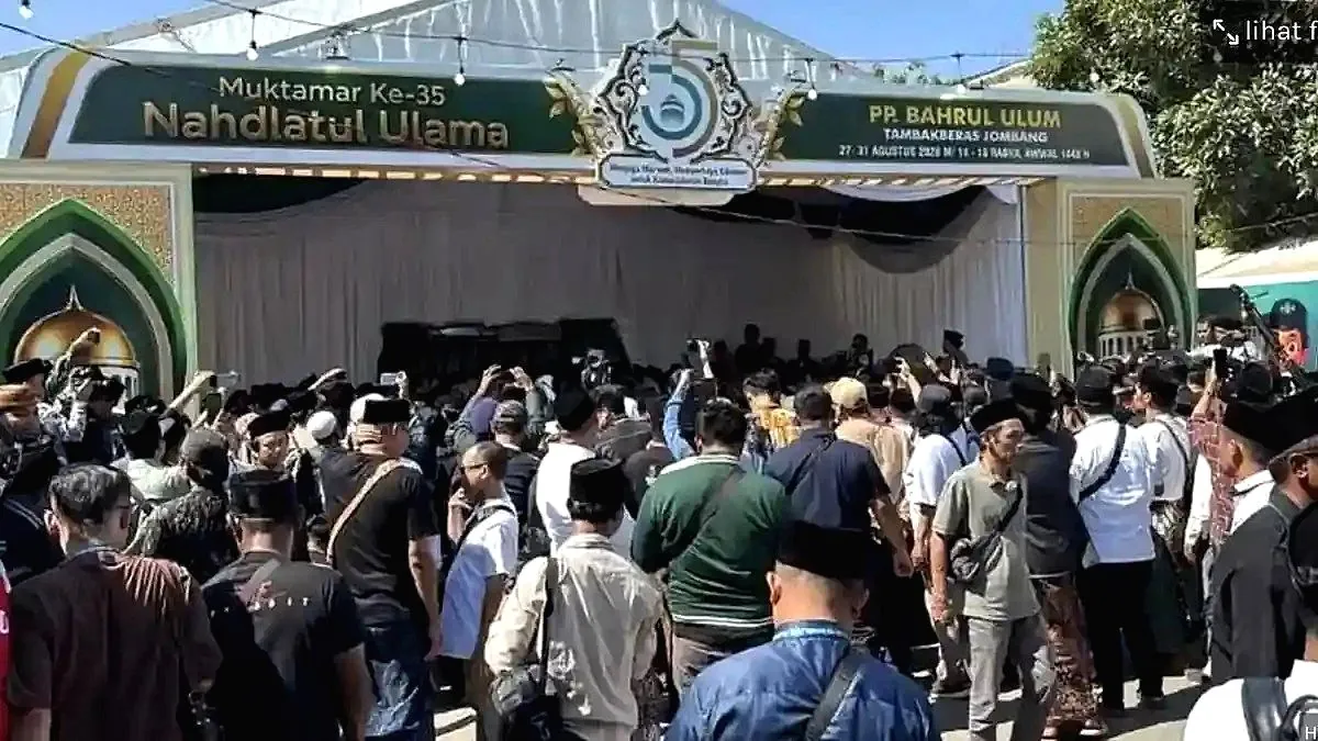 Perdebatan Syarat Ketua Umum PBNU Menyebabkan Ricuh hingga Adu Jotos di Depan Ruang Sidang Muktamar NU 35 ricuh