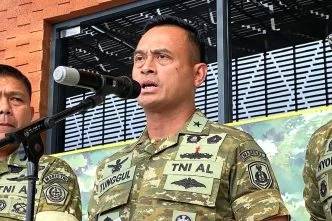 Panglima AL memberikan keterangan