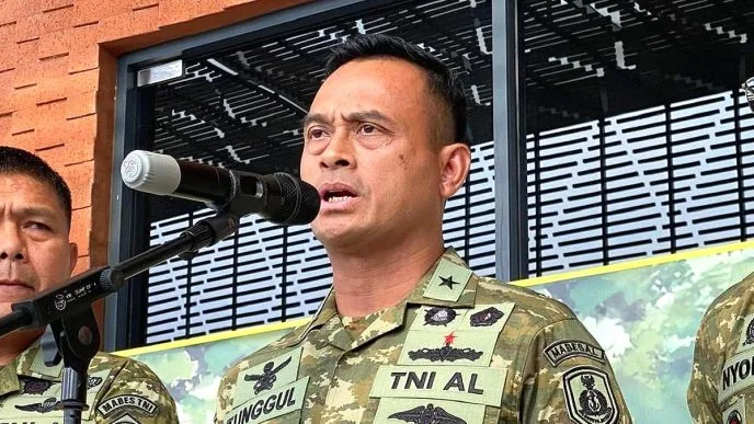 Panglima AL memberikan keterangan