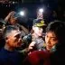 Polisi bubarkan massa yang berkumpul didepan DPR