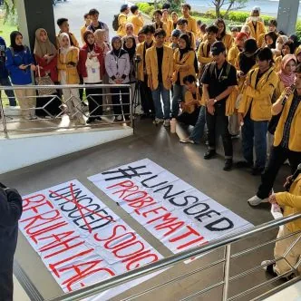Rektor unsoed didemo mahasiswa
