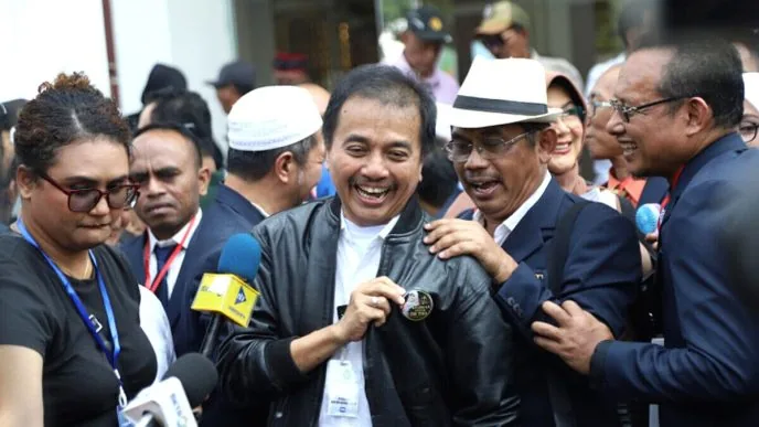 Roy suryo ijazah jokowi perubahan narasi