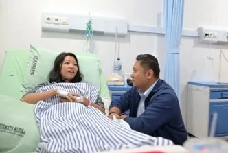 707 Siswa dan Guru SMKN 6 Semarang Diduga Keracunan MBG, Sudaryono Turun Tangan Ancam Bekukan Dapur Penyedia Sudaryono jenguk korban mbg semarang