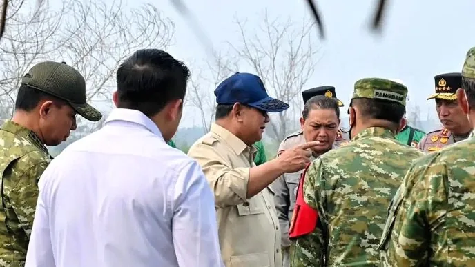 Prabowo Hadir Langsung di Dua Lokasi Karhutla Tapi Menteri Kehutanan Raja Juli Tak Terlihat, Lagi Dimana? Tak ada menteri kehutanan dalam kunjungan presiden tinjau kebakaran hutan