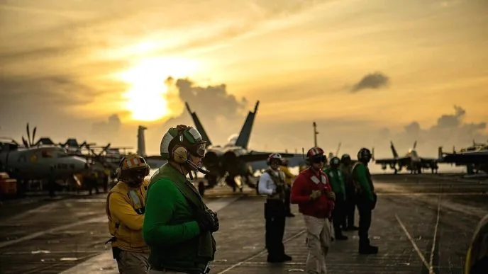Uss abraham lincoln crew crisis