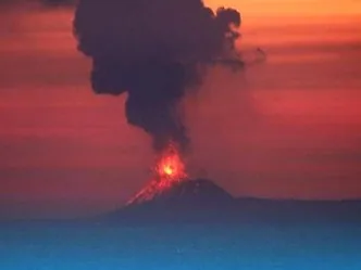 Abu Vulkanik Anak Krakatau Menjauh dari Daratan, Ini Wilayah yang Dipantau BMKG