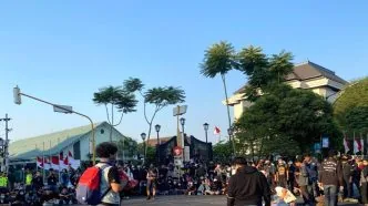 Demo Mahasiswa di Simpang Empat Gramedia Jogja, Tuntut Perubahan Pemerintahan