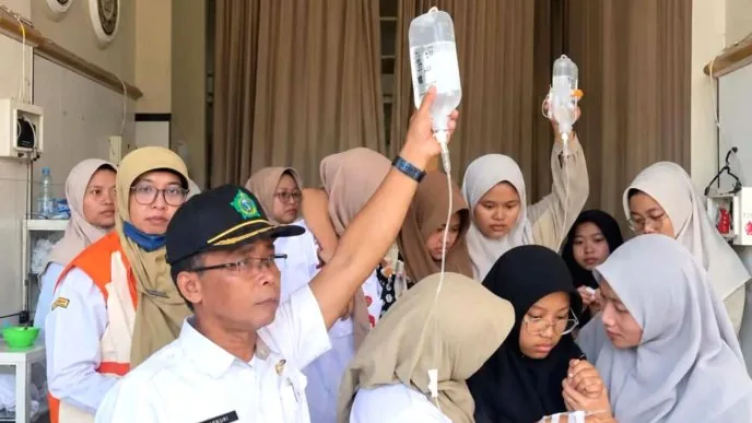 Kasus MBG di Sidoarjo Memanas, Zulhas Minta Kepala SPPG Diperiksa Sampai Tuntas