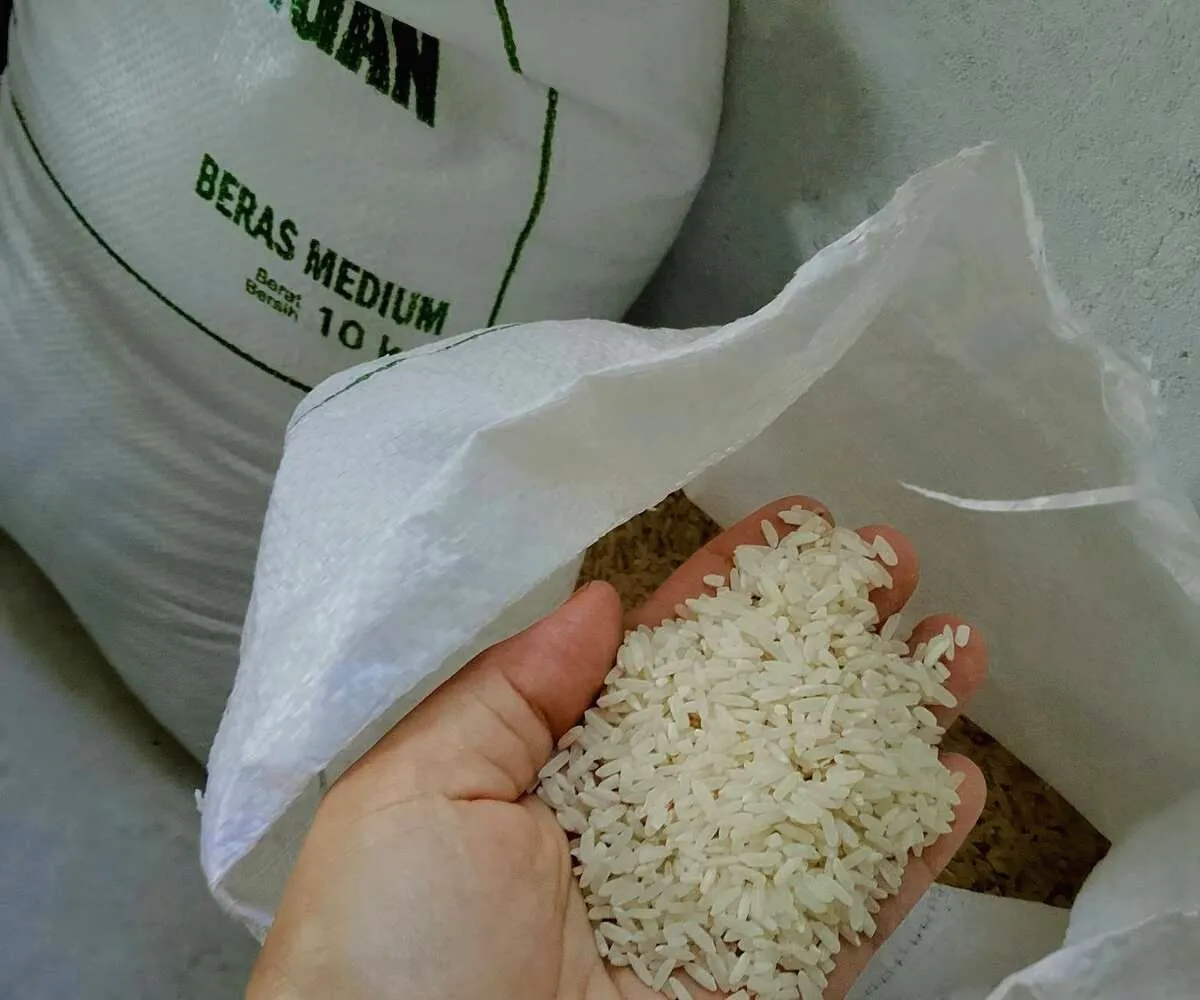 Kasus Korupsi Bansos Beras PKH, KPK Dalami Distribusi yang Hanya Sampai Kelurahan Harusnya Sampai Rumah Kepala Bulog Jateng Diperiksa KPK, Ada Selisih Besar Nilai Kontrak Distribusi Bansos
