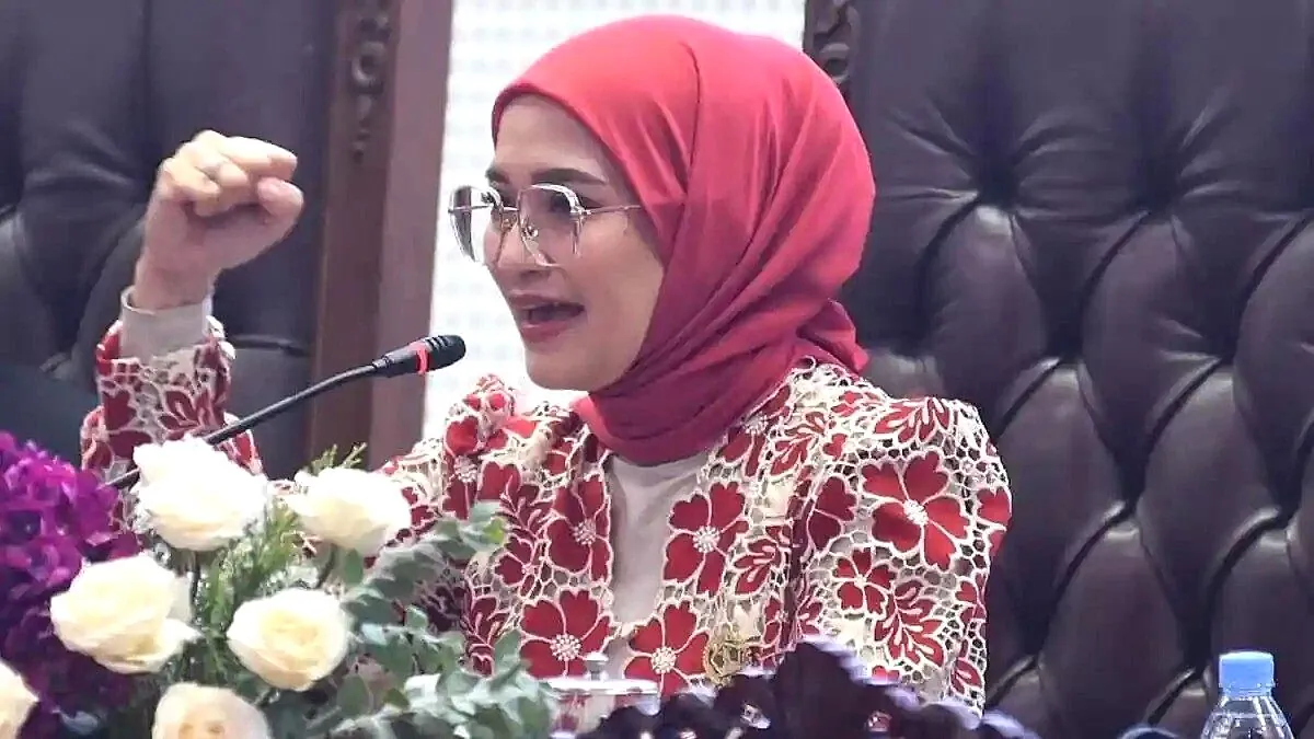 Pertama di Indonesia! Ketua DPRD Malang Sepakat Aspirasi Hentikan MBG Ketua DPRD Kota Malang Amithya Ratnanggani Sirraduhita
