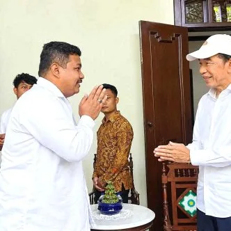 PDI Perjuangan Pecat Achmad Hidayat, Kader yang Sowan ke Rumah Jokowi Ahmad hidayat dipecat sowan jokowi